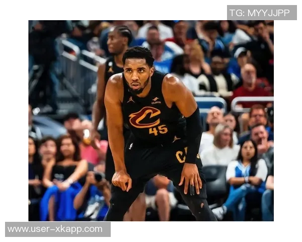 多诺万米切尔半场表现低迷仅得7分三分球全失状态堪忧